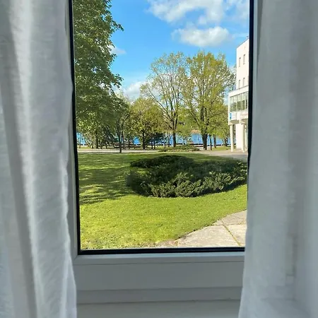 Luxurious 68m2 2br 3-room River View In The Heart Of Apartamento